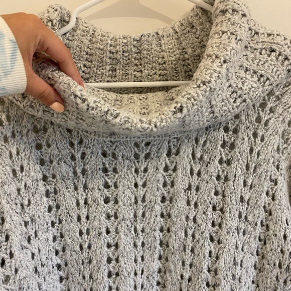 Nine West turtle neck - Picture 2 of 3